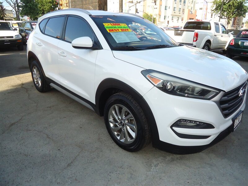 2017 Hyundai TUCSON SE  