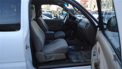 2002 Toyota Tacoma PreRunner V6   - Photo 11 - Van Nuys, CA 91405