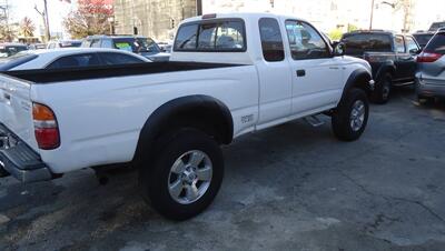 2002 Toyota Tacoma PreRunner V6   - Photo 4 - Van Nuys, CA 91405