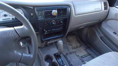 2002 Toyota Tacoma PreRunner V6   - Photo 15 - Van Nuys, CA 91405