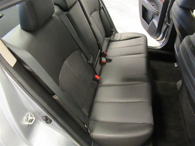 2013 Subaru Legacy 3.6R Limited photo