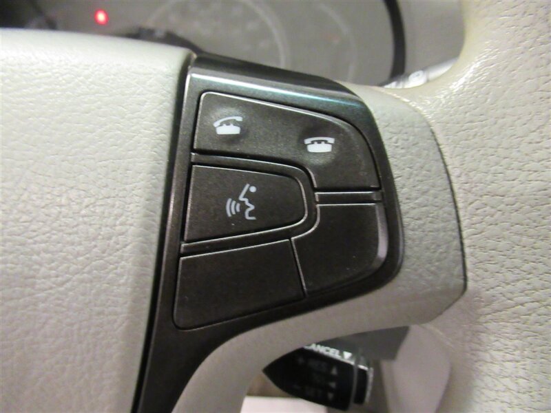 2014 Toyota Sienna LE 7-Passenger photo
