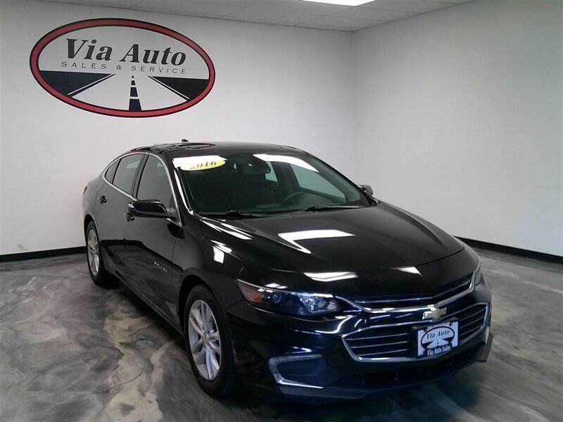 2016 Chevrolet Malibu LT   - Photo 1 - Spencerport, NY 14559