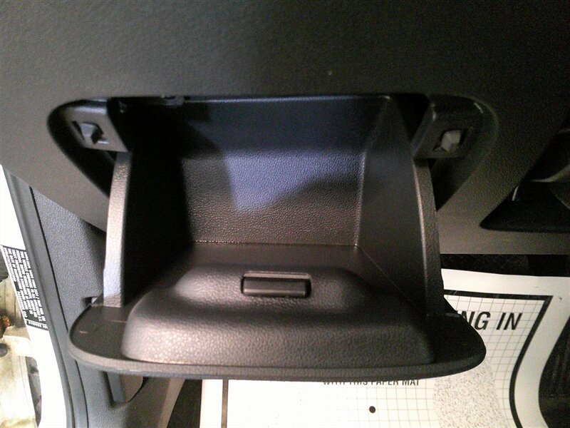 2012 Volkswagen Beetle-Classic 2.5L PZEV - Photo 19 - Spencerport, NY 14559