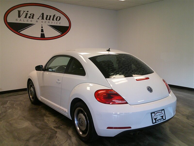 2012 Volkswagen Beetle-Classic 2.5L PZEV - Photo 8 - Spencerport, NY 14559