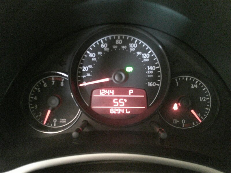 2012 Volkswagen Beetle-Classic 2.5L PZEV - Photo 12 - Spencerport, NY 14559