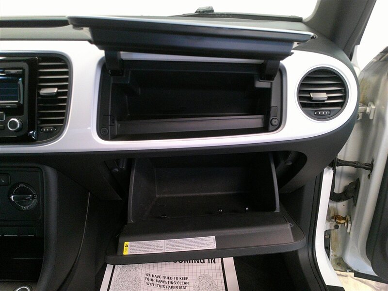 2012 Volkswagen Beetle-Classic 2.5L PZEV - Photo 21 - Spencerport, NY 14559