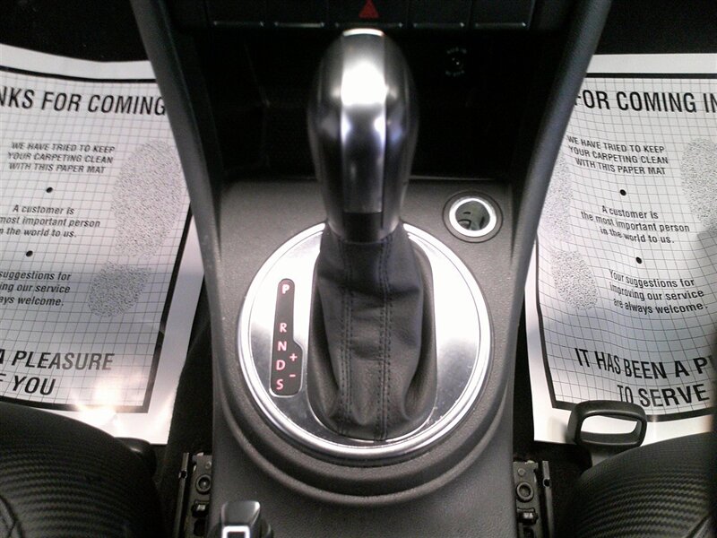 2012 Volkswagen Beetle-Classic 2.5L PZEV - Photo 15 - Spencerport, NY 14559