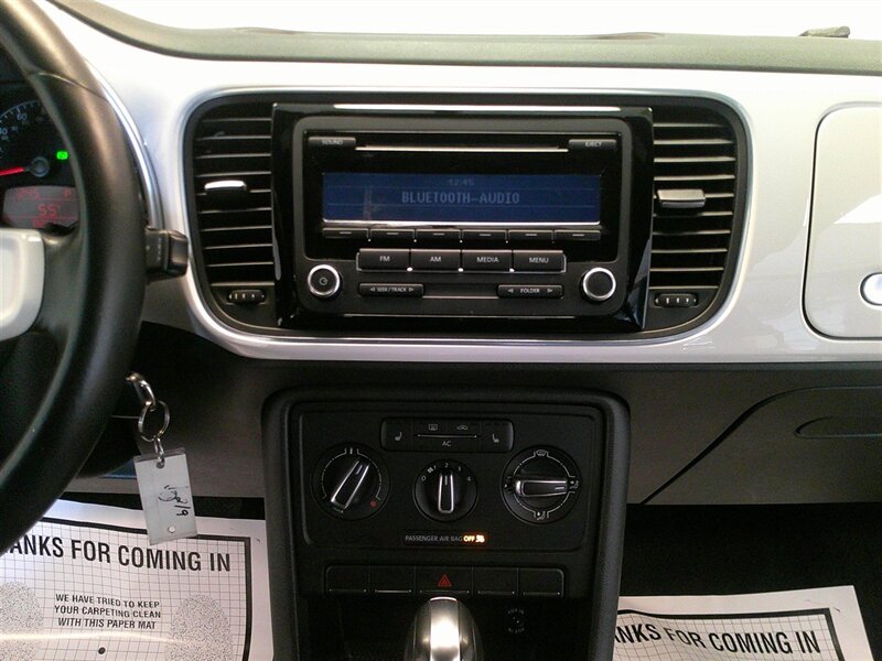 2012 Volkswagen Beetle-Classic 2.5L PZEV - Photo 13 - Spencerport, NY 14559