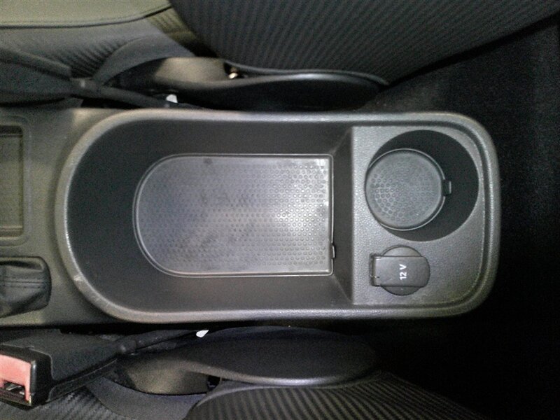 2012 Volkswagen Beetle-Classic 2.5L PZEV - Photo 17 - Spencerport, NY 14559