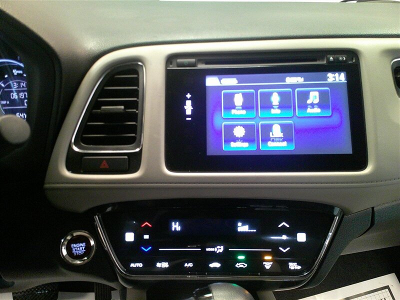 2017 Honda HR-V EX - Photo 11 - Spencerport, NY 14559