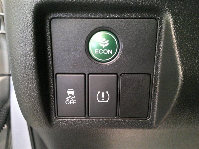 2017 Honda HR-V EX - Photo 16 - Spencerport, NY 14559