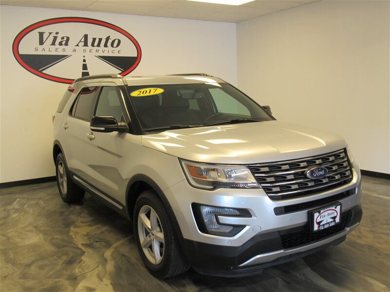 2017 Ford Explorer XLT   - Photo 1 - Spencerport, NY 14559