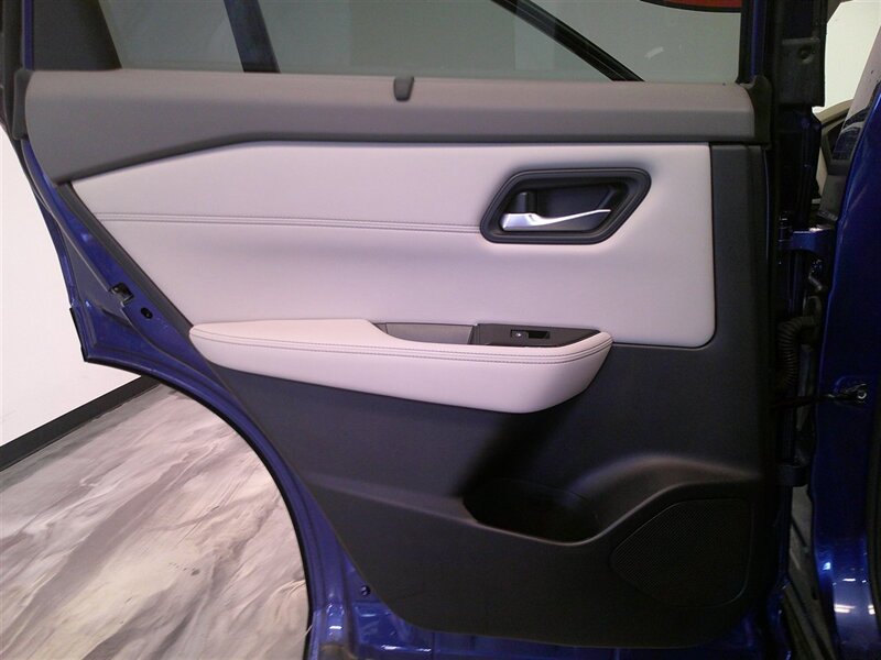 2022 Nissan Rogue SV - Photo 41 - Spencerport, NY 14559