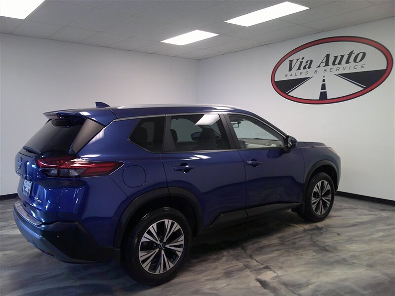 2022 Nissan Rogue SV - Photo 8 - Spencerport, NY 14559