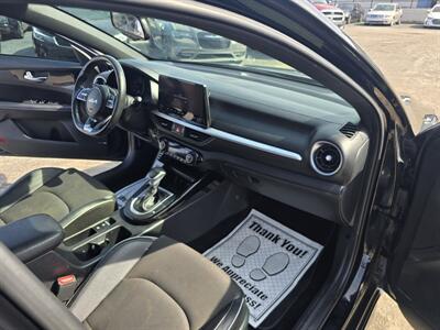 2023 Kia Forte GT-Line   - Photo 15 - Columbia, SC 29210
