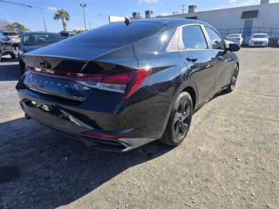 2022 Hyundai ELANTRA SEL - Photo 4 - Columbia, SC 29210