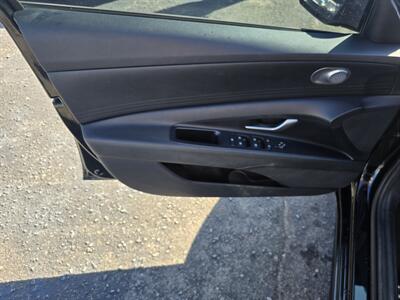 2022 Hyundai ELANTRA SEL - Photo 9 - Columbia, SC 29210
