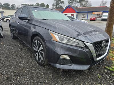 2021 Nissan Altima 2.5 SV - Photo 1 - Columbia, SC 29210