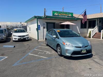 2013 Toyota Prius   - Photo 1 - Visalia, CA 93292