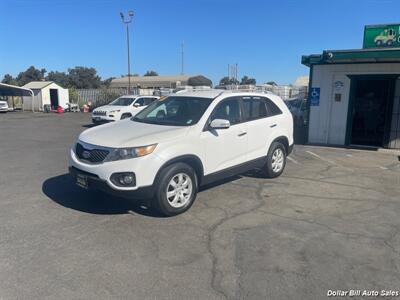 2011 Kia Sorento LX   - Photo 4 - Visalia, CA 93292