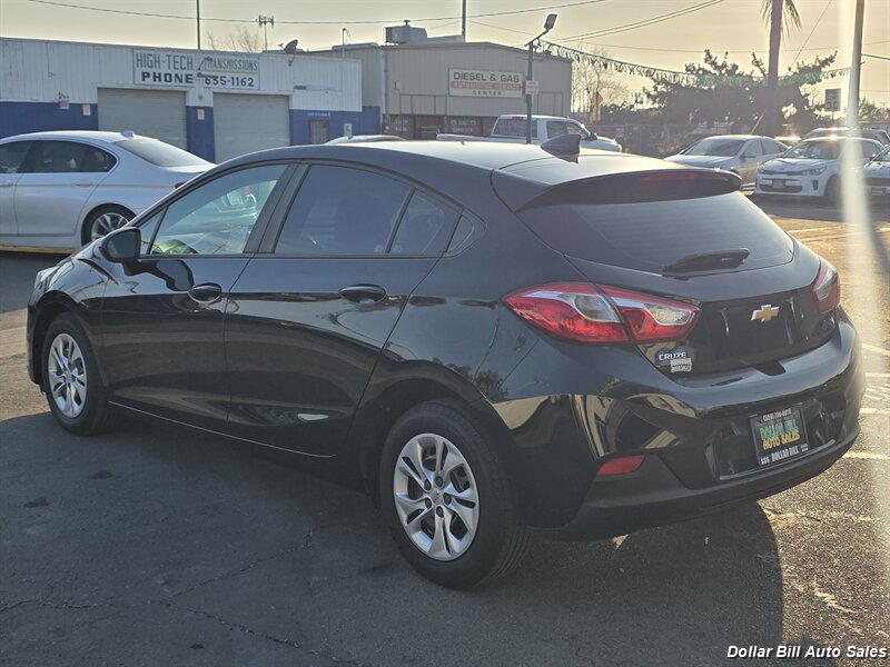 2019 Chevrolet Cruze LS - Photo 5 - Visalia, CA 93292