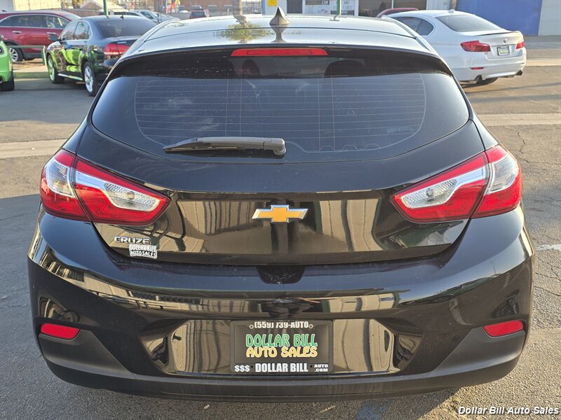 2019 Chevrolet Cruze LS - Photo 6 - Visalia, CA 93292