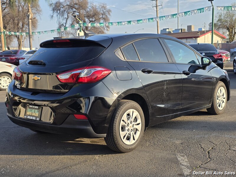2019 Chevrolet Cruze LS - Photo 7 - Visalia, CA 93292