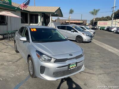 2019 Kia Rio S   - Photo 1 - Visalia, CA 93292