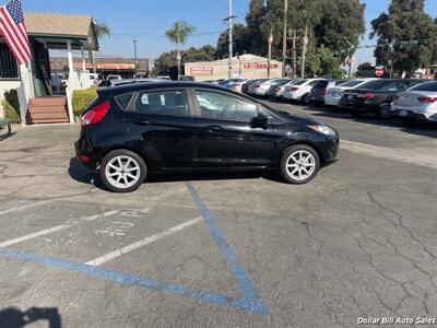 2019 Ford Fiesta SE   - Photo 8 - Visalia, CA 93292