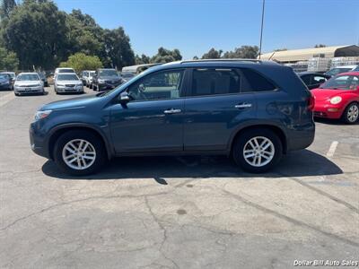 2014 Kia Sorento LX   - Photo 4 - Visalia, CA 93292