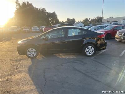 2018 Kia Forte LX   - Photo 4 - Visalia, CA 93292