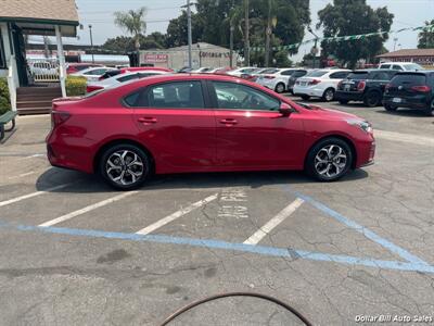 2019 Kia Forte LXS   - Photo 8 - Visalia, CA 93292