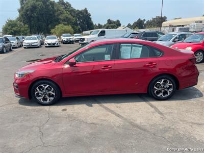 2019 Kia Forte LXS   - Photo 4 - Visalia, CA 93292