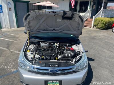 2011 Ford Focus SE   - Photo 9 - Visalia, CA 93292