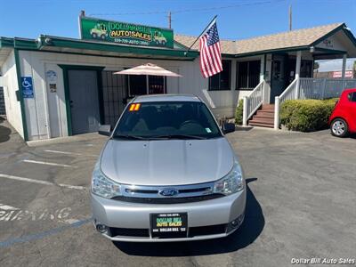 2011 Ford Focus SE   - Photo 2 - Visalia, CA 93292