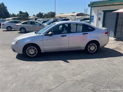 2011 Ford Focus SE   - Photo 4 - Visalia, CA 93292