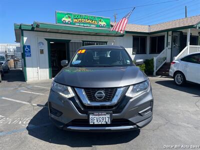 2018 Nissan Rogue S   - Photo 2 - Visalia, CA 93292