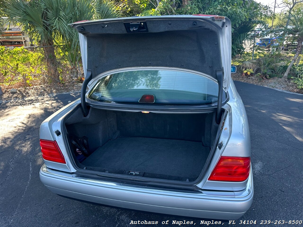 1996 Mercedes-Benz E 320   - Photo 10 - Naples, FL 34104