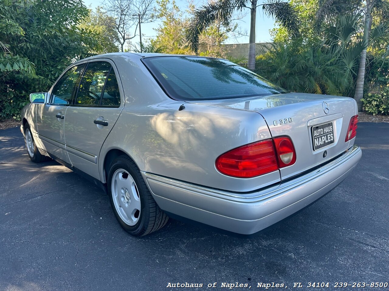 1996 Mercedes-Benz E 320   - Photo 6 - Naples, FL 34104