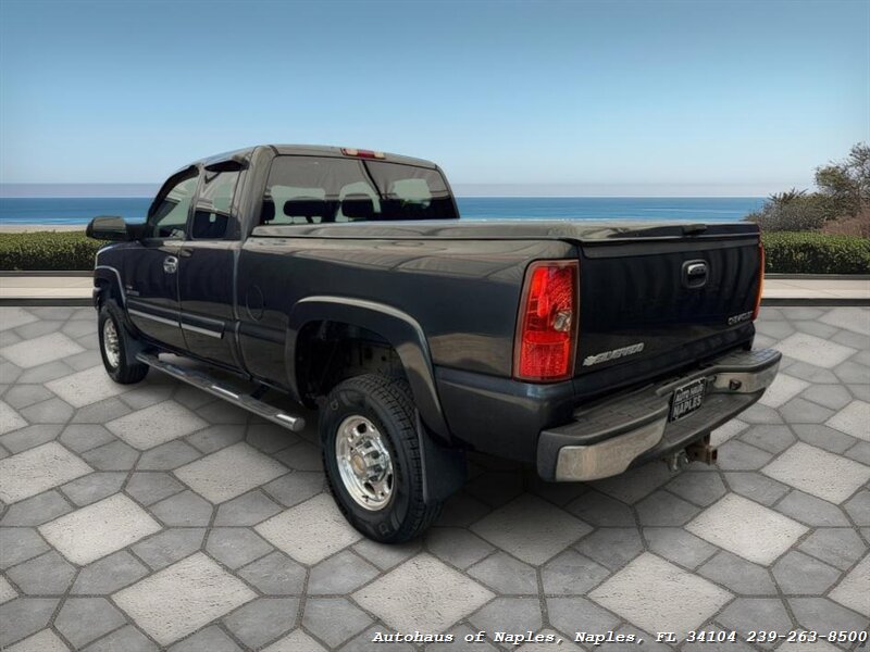 2004 Chevrolet Silverado 2500 Work Truck 4dr Extended Cab Work Truck   - Photo 8 - Naples, FL 34104