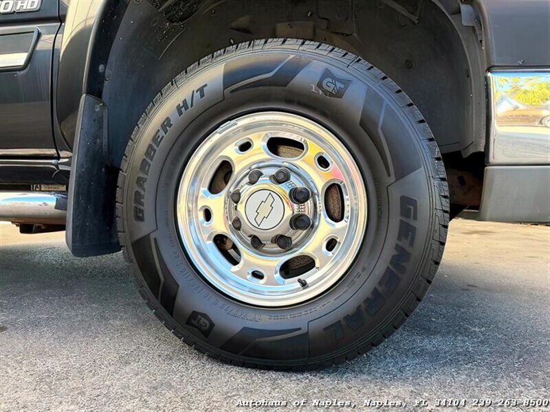 2004 Chevrolet Silverado 2500 Work Truck 4dr Extended Cab Work Truck   - Photo 17 - Naples, FL 34104