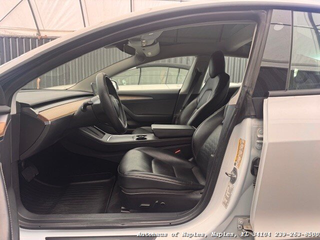 2022 Tesla Model 3 Long Range   - Photo 5 - Naples, FL 34104