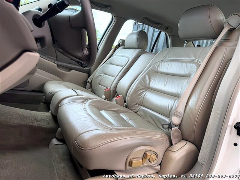 2001 Cadillac DeVille   - Photo 19 - Naples, FL 34104