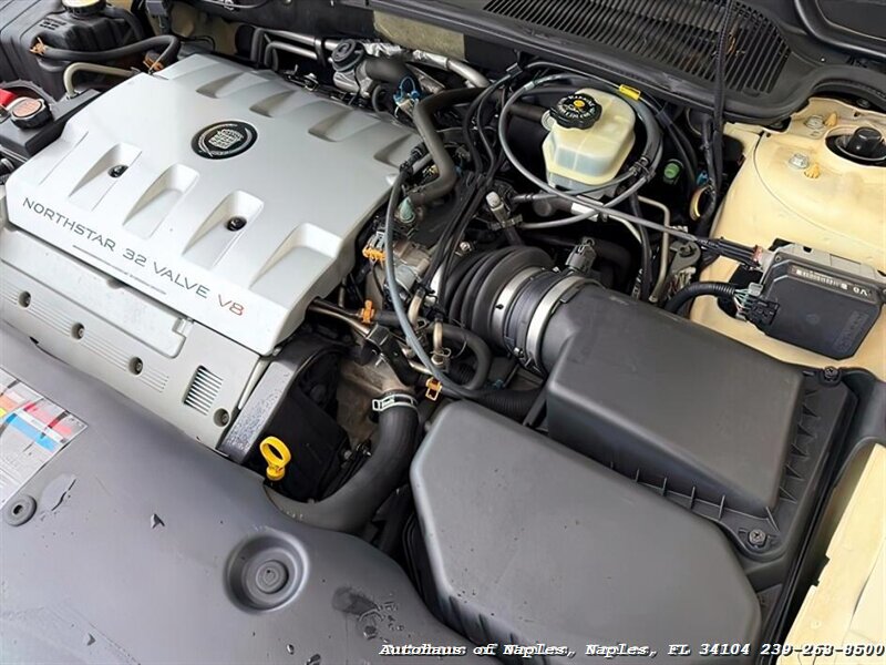 2001 Cadillac DeVille   - Photo 16 - Naples, FL 34104