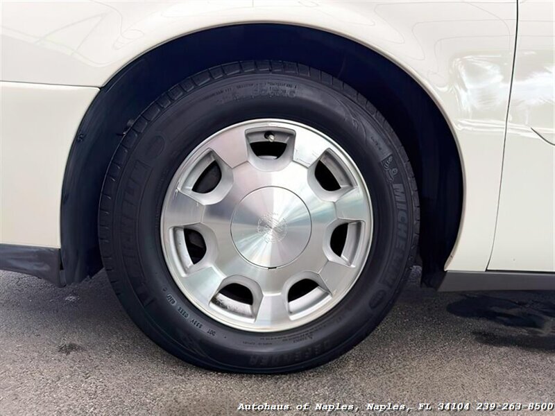 2001 Cadillac DeVille   - Photo 13 - Naples, FL 34104
