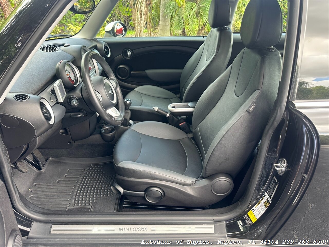 2009 MINI Cooper   - Photo 18 - Naples, FL 34104