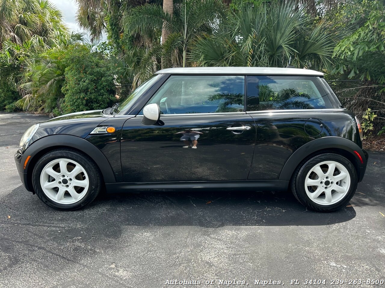 2009 MINI Cooper   - Photo 5 - Naples, FL 34104