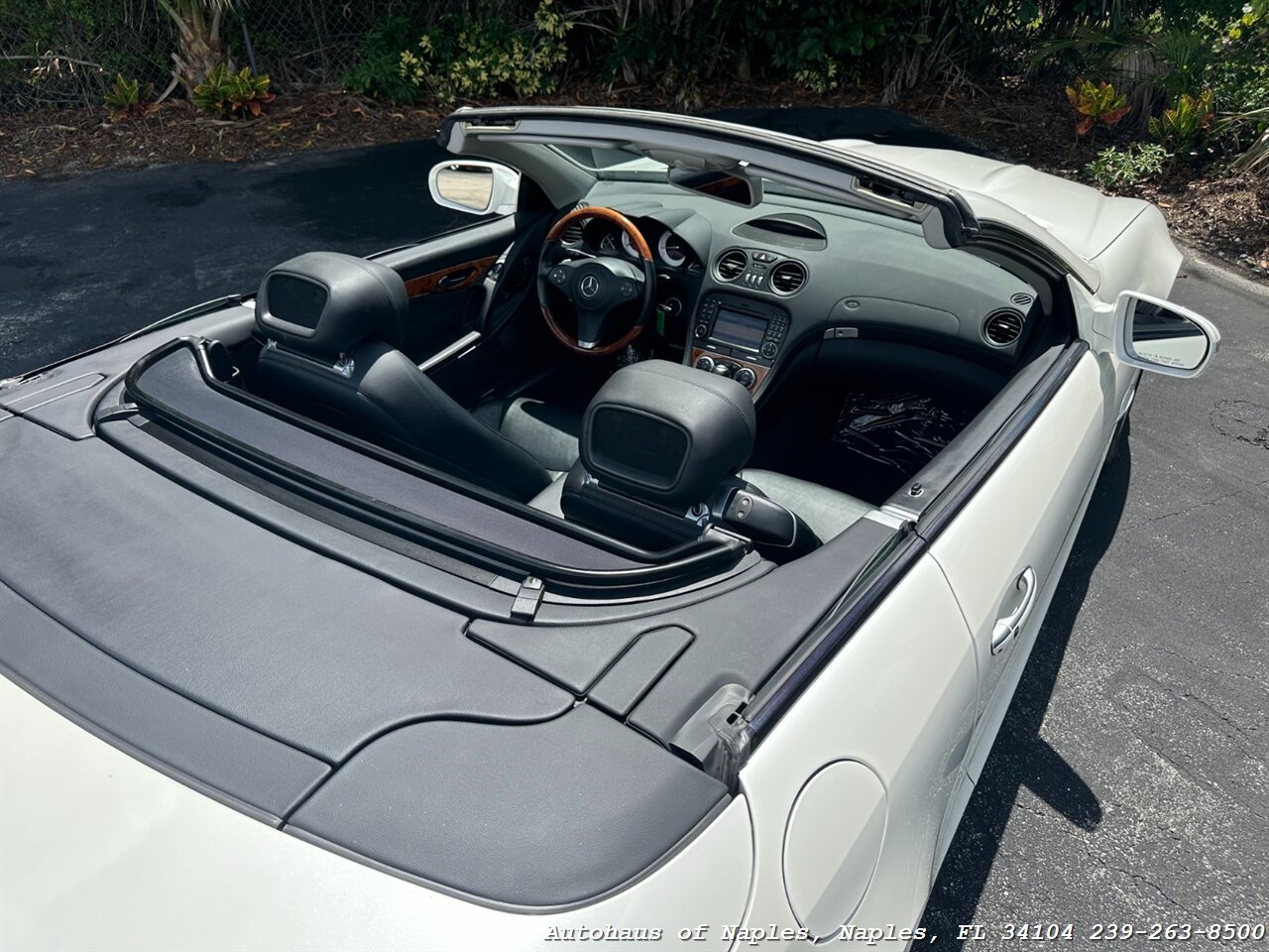 2009 Mercedes-Benz SL 550   - Photo 17 - Naples, FL 34104