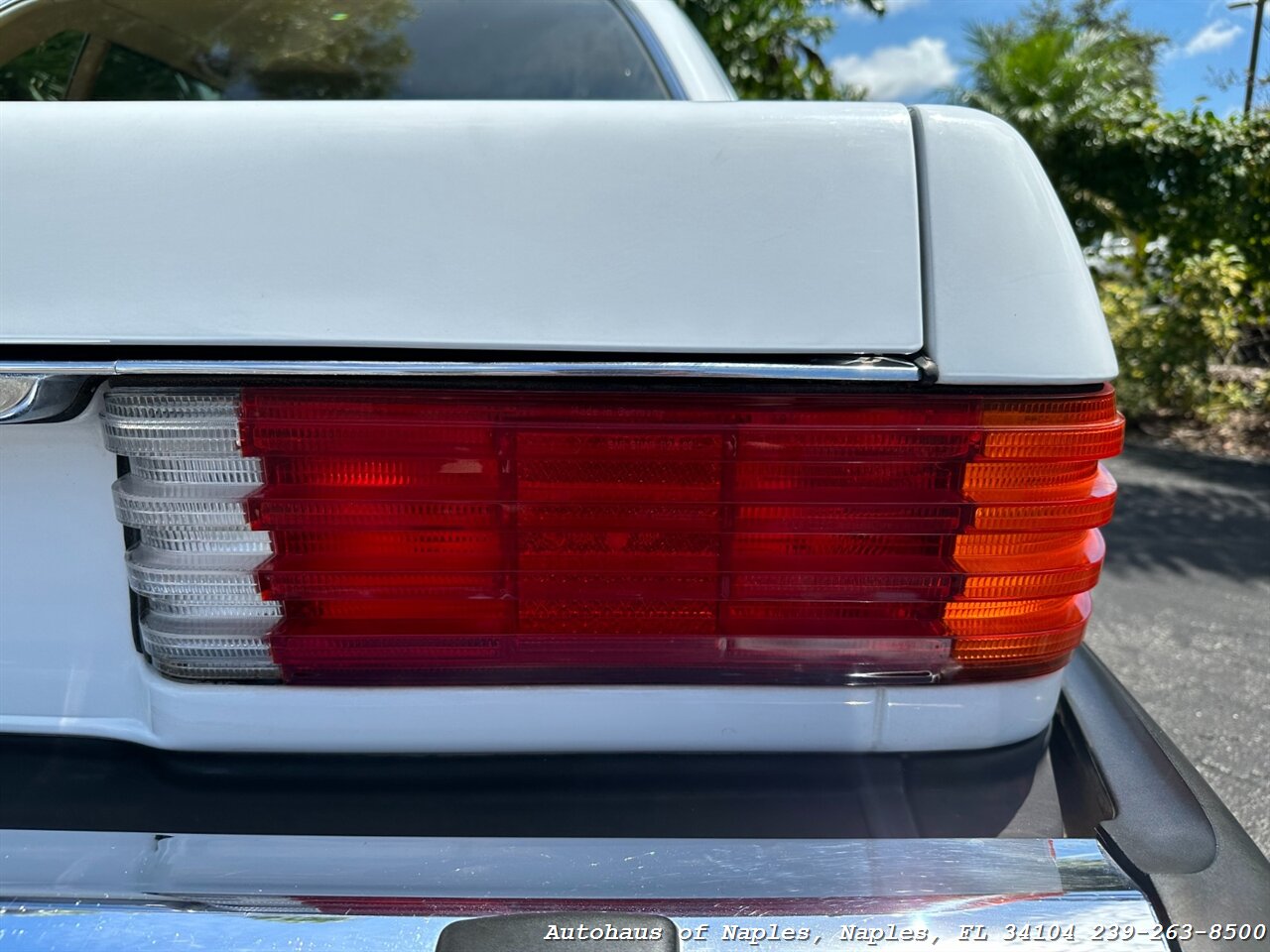 1989 Mercedes-Benz 560-Class 560 SL   - Photo 21 - Naples, FL 34104